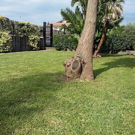 Appartamenti Sole Delle Aci Aci SantʼAntonio Exterior foto